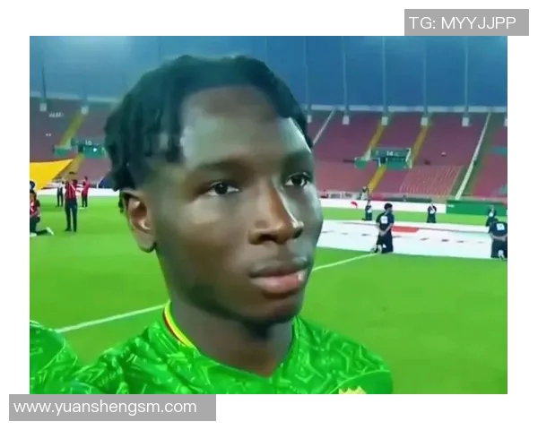 足球明星搞笑瞬间大集合让你捧腹大笑的精彩视频回顾